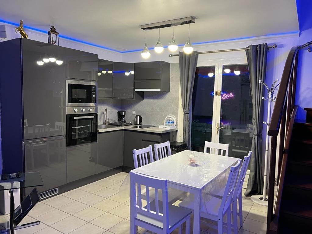 Kings Villa Near Disneyland Reserved Only For Family With Kids Saint-Germain-sur-Morin Ngoại thất bức ảnh